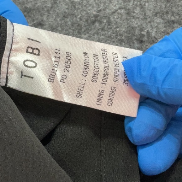 TOBI Medium Black Lace Long Sleeve Short Romper - Like New - Picture 5 of 5